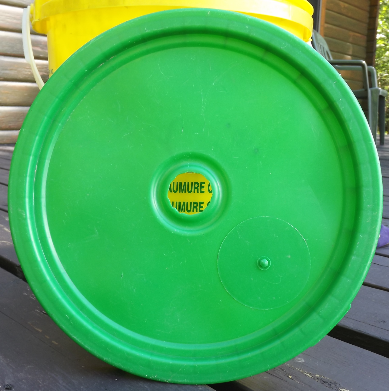 hole in the lid